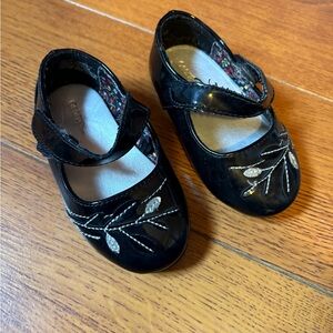 🌺5/$20 Black Infant dress Shoes with Embroidered Design